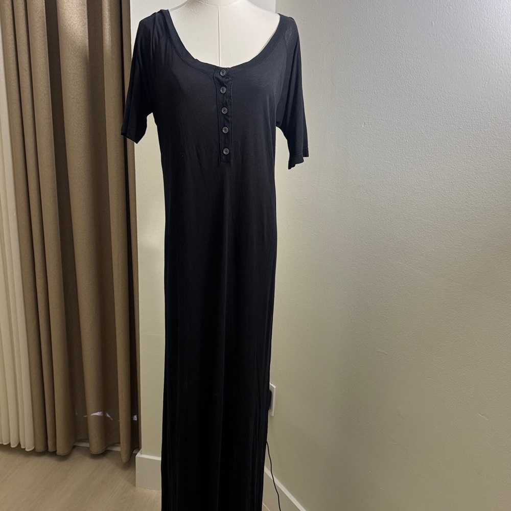 Chic Black Button-Down Maxi Dress